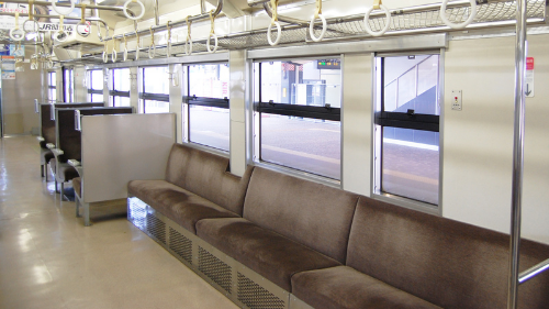在来線車内